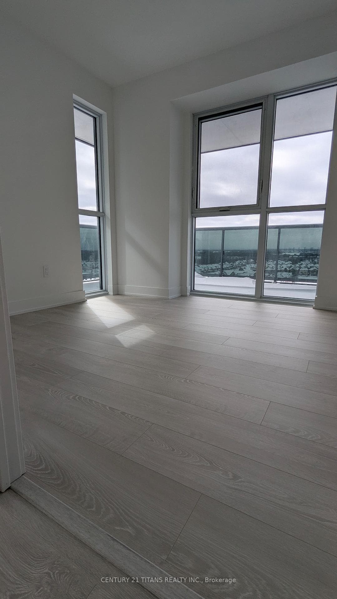 2545 Simcoe Street Unit 1107 photo 16
