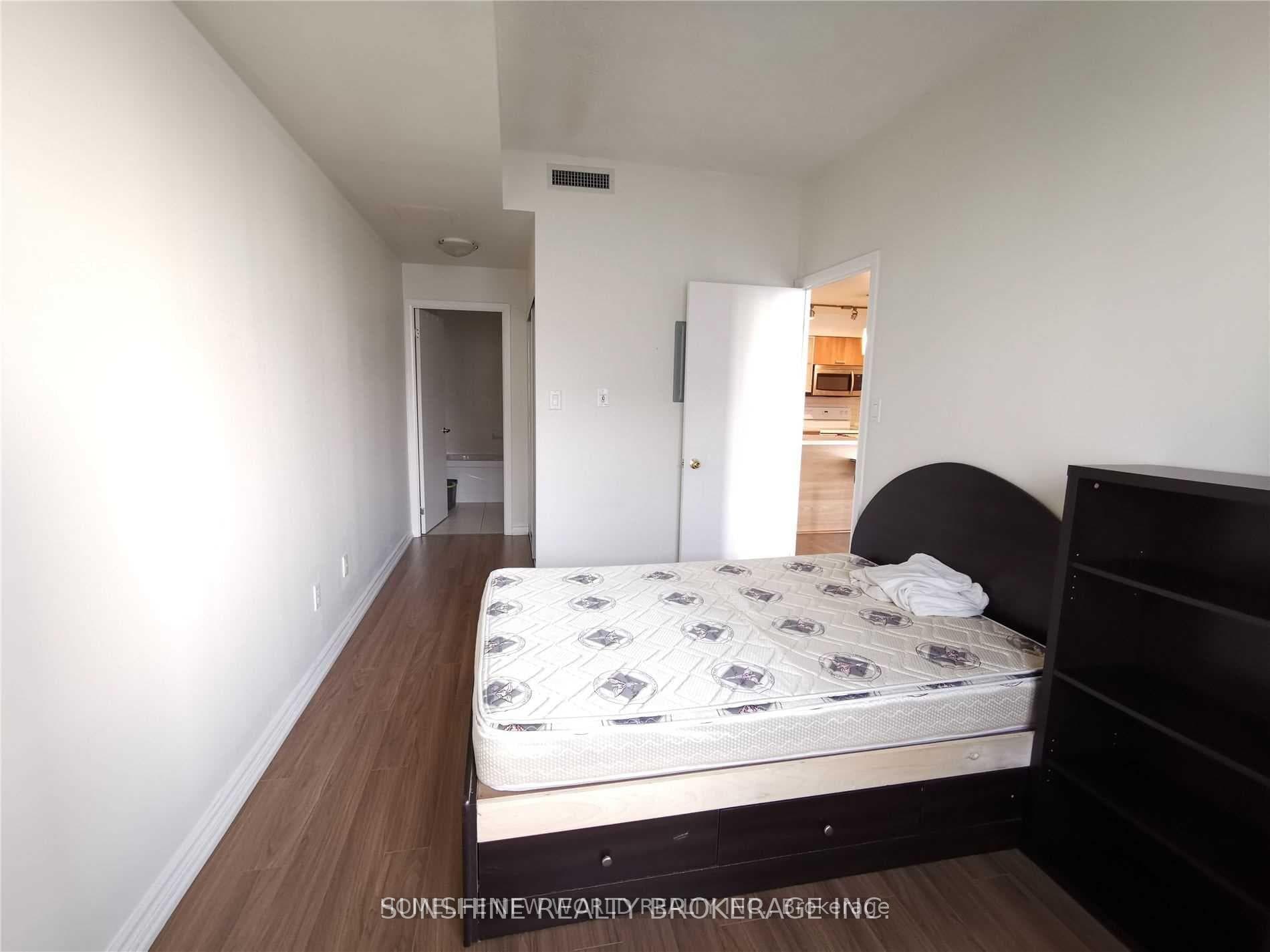 38 Grenville Street Unit 3501 photo 9