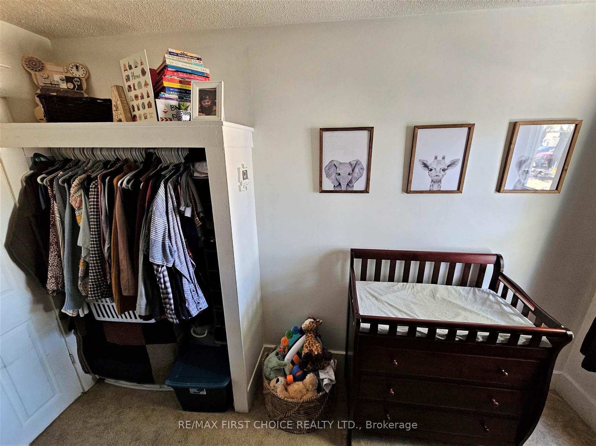 909 Victoria Avenue photo 8