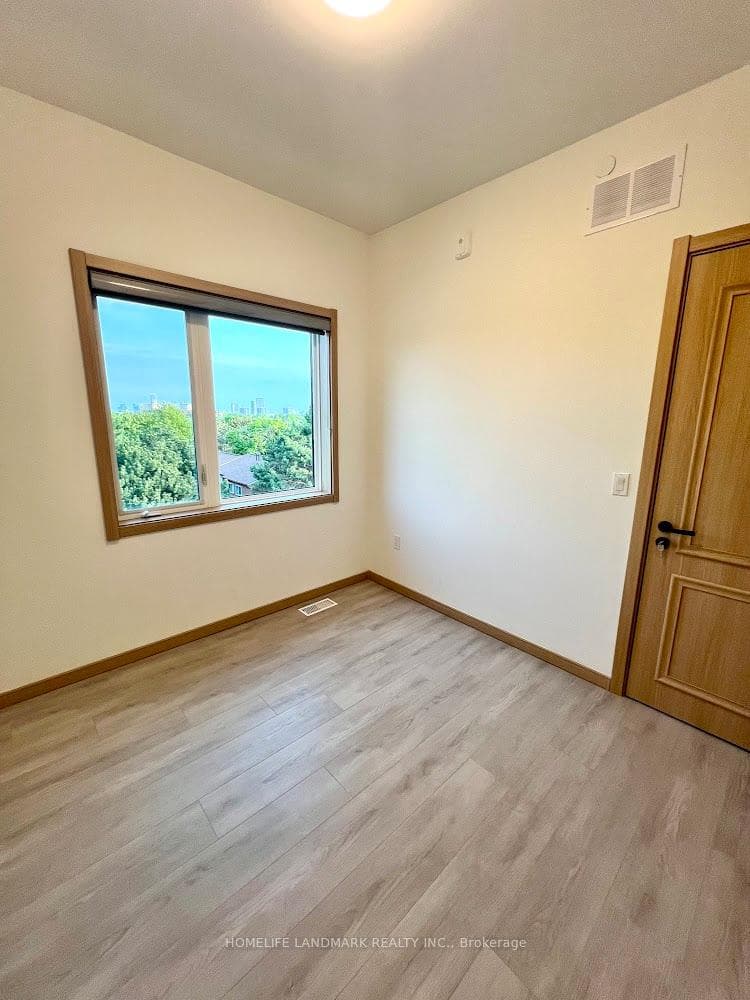 200 Chester Le Boulevard Unit D301 photo 23