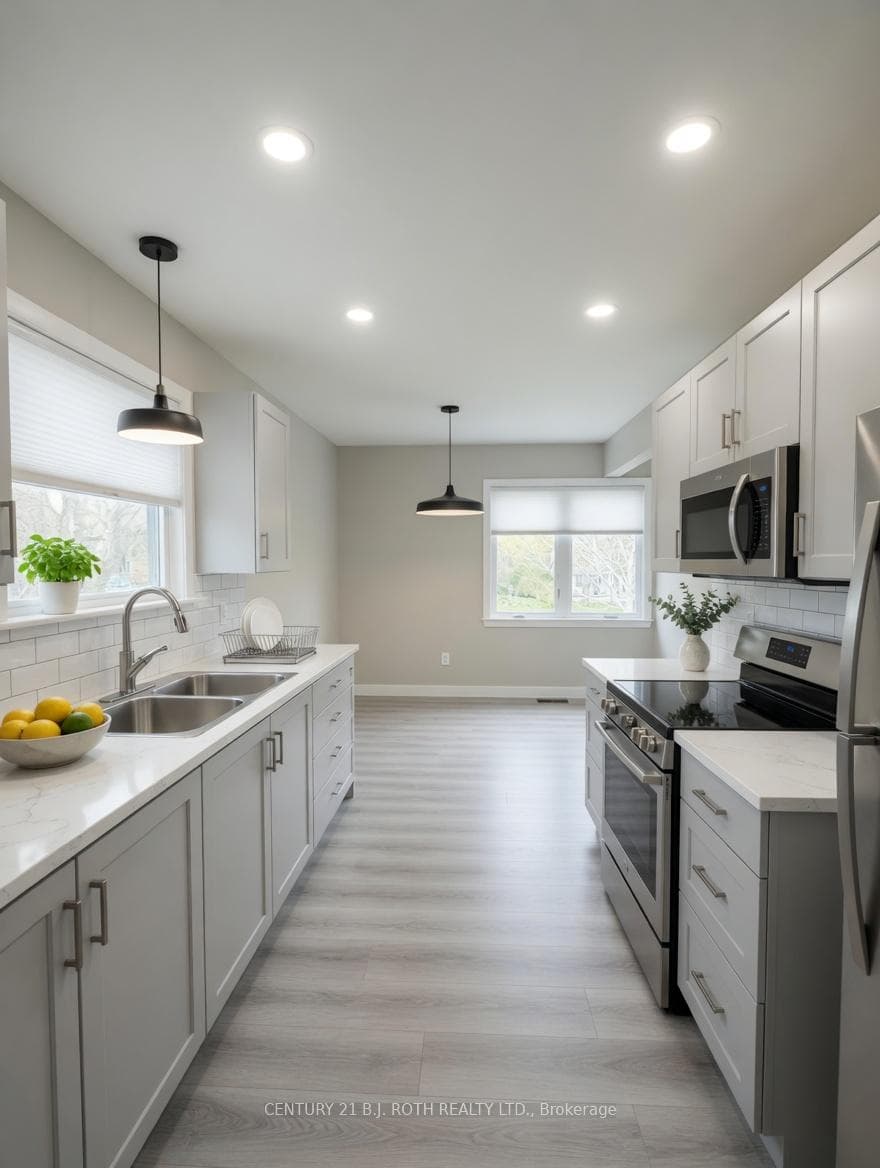 -V-Staged *- Kitchen Space-