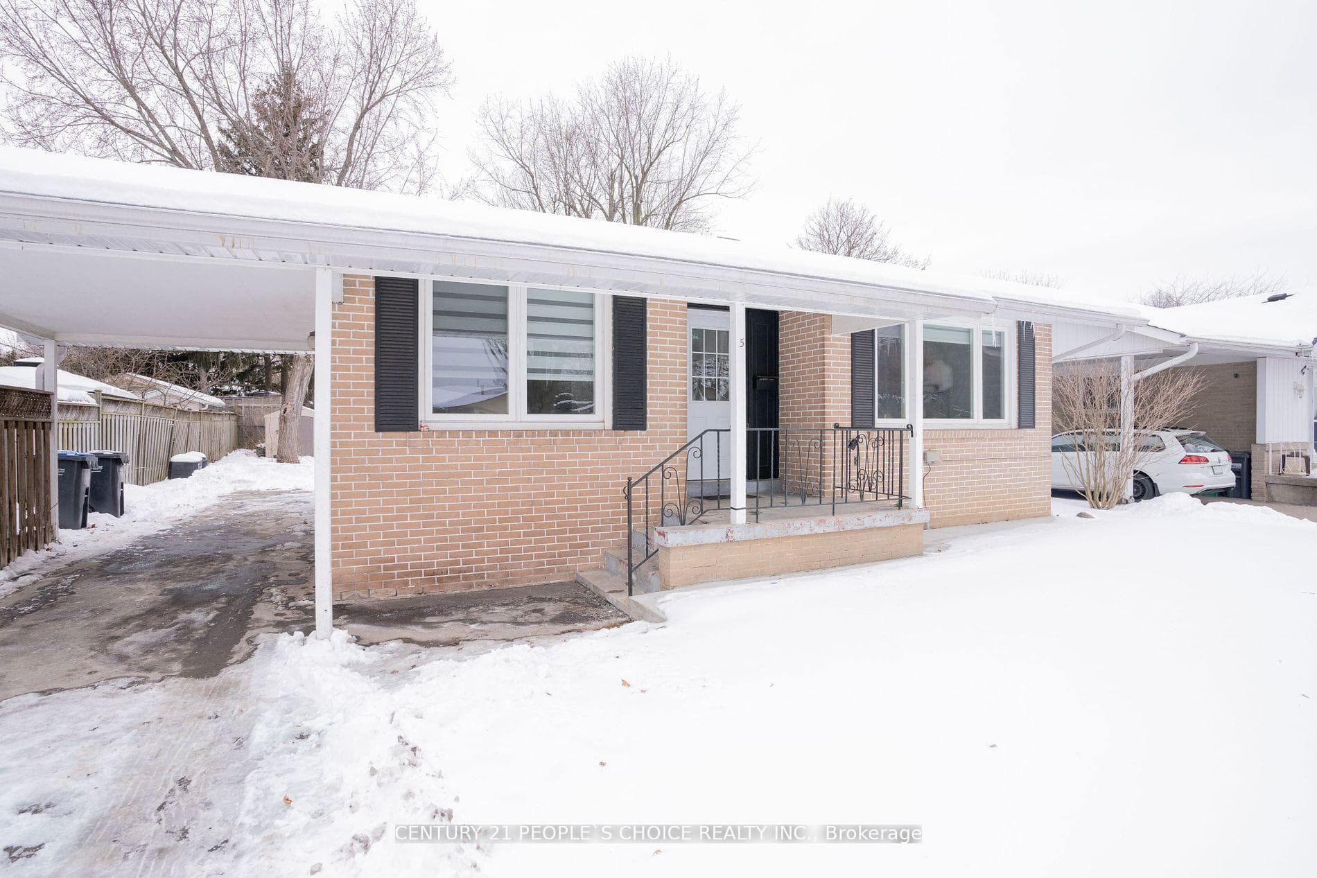 5 Ladore Drive photo 1