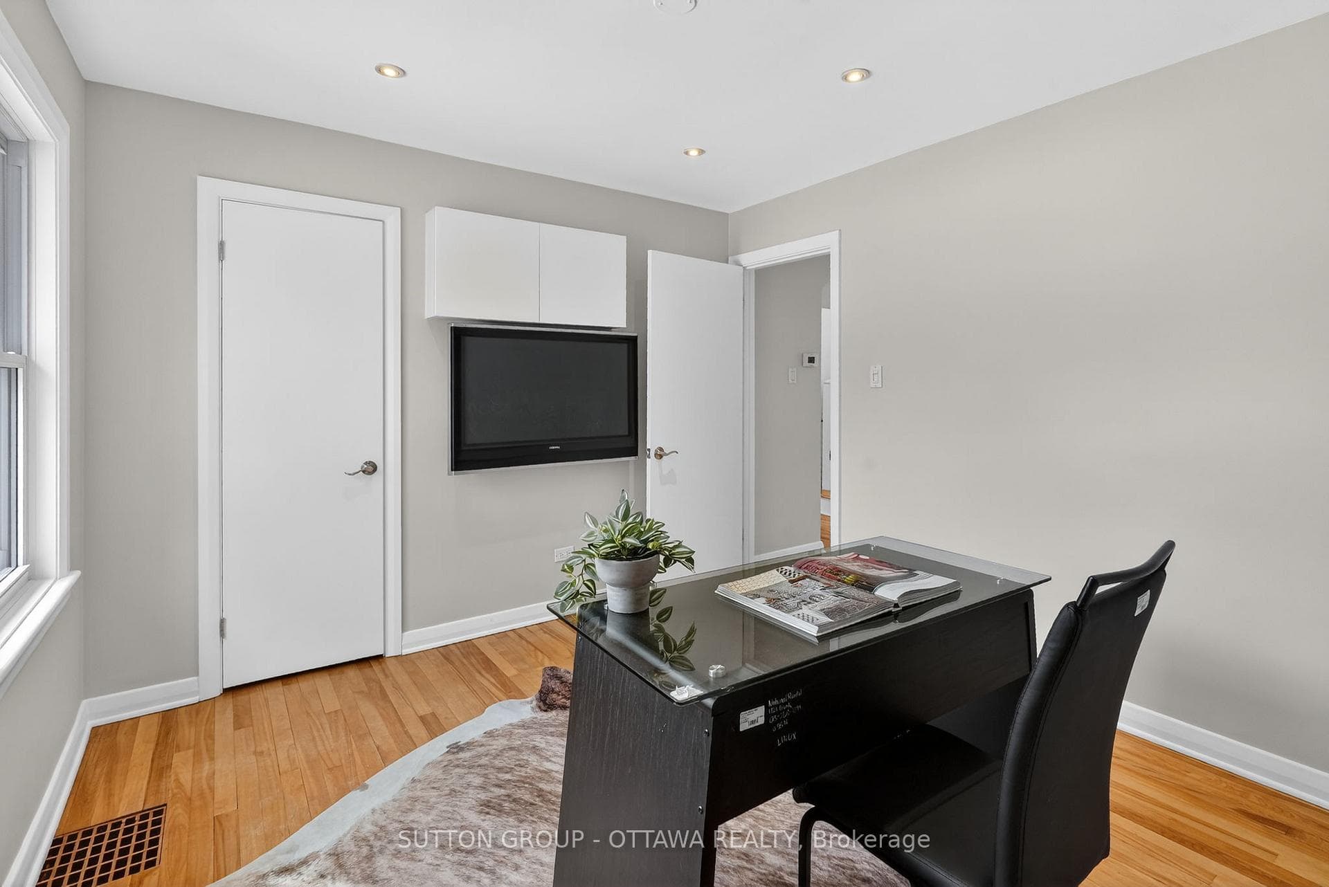 499 NEIGHBOURHOOD Way photo 20