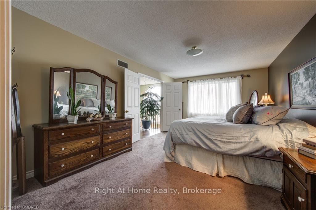 Primary Bedroom with Ensuite & Walk-In Closet