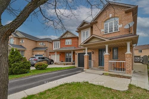 116 Heartleaf Crescent photo 2