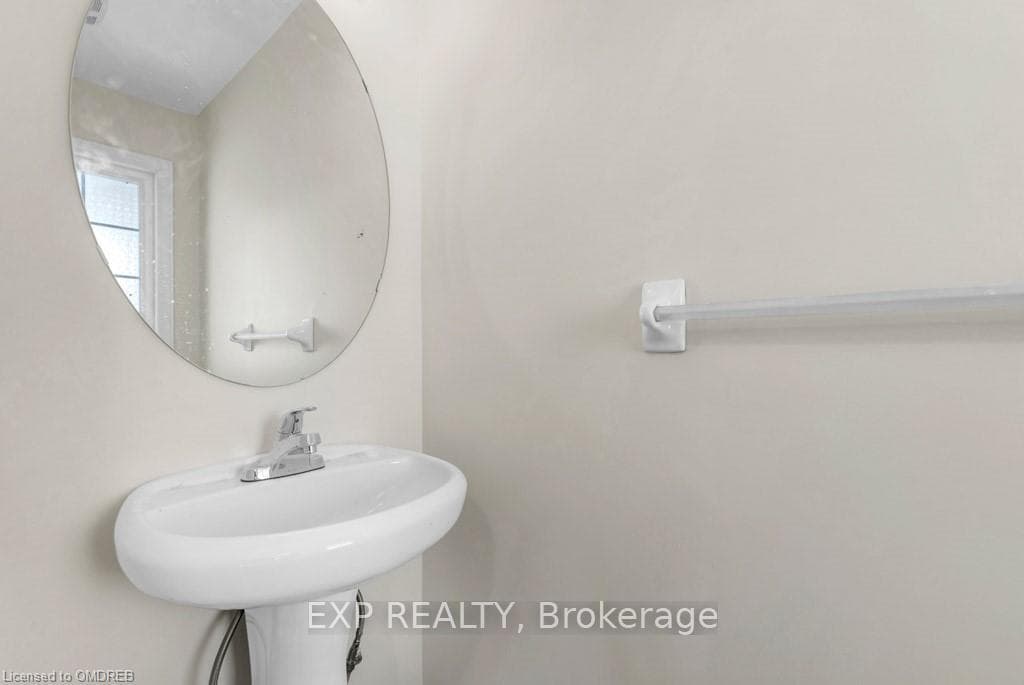 529 VICTORIA Road photo 11