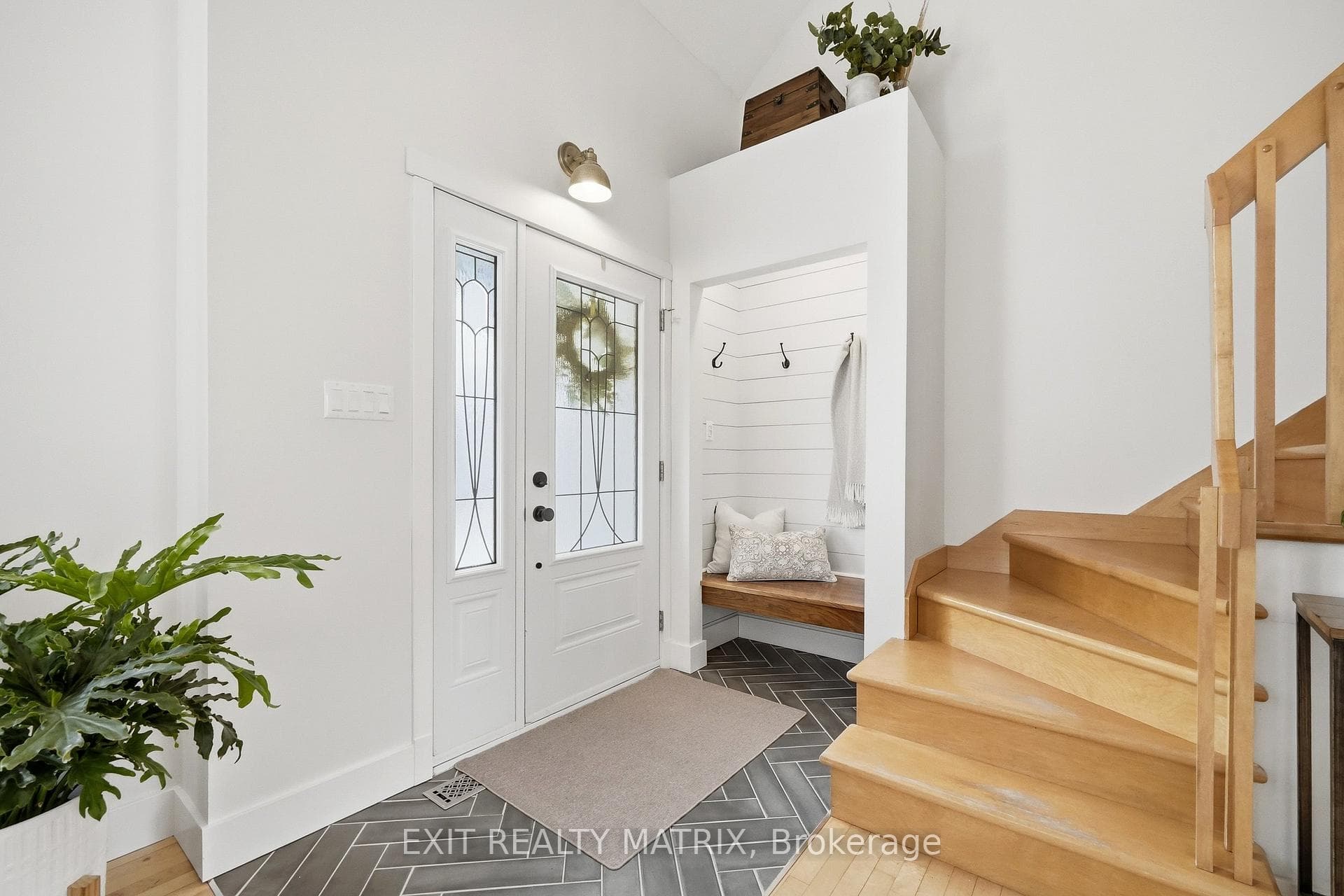 634 St Isidore Street photo 4