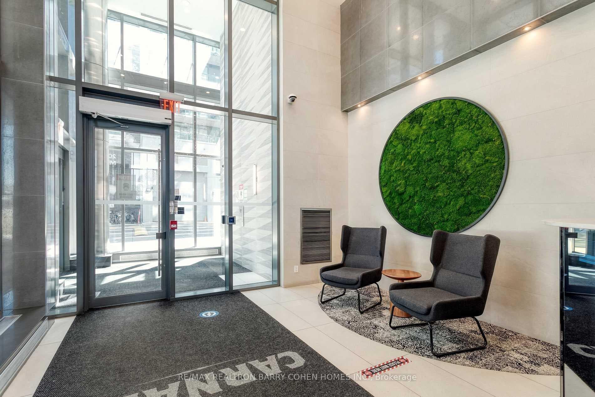 20 Minowan Miikan Lane Unit 2011 photo 3