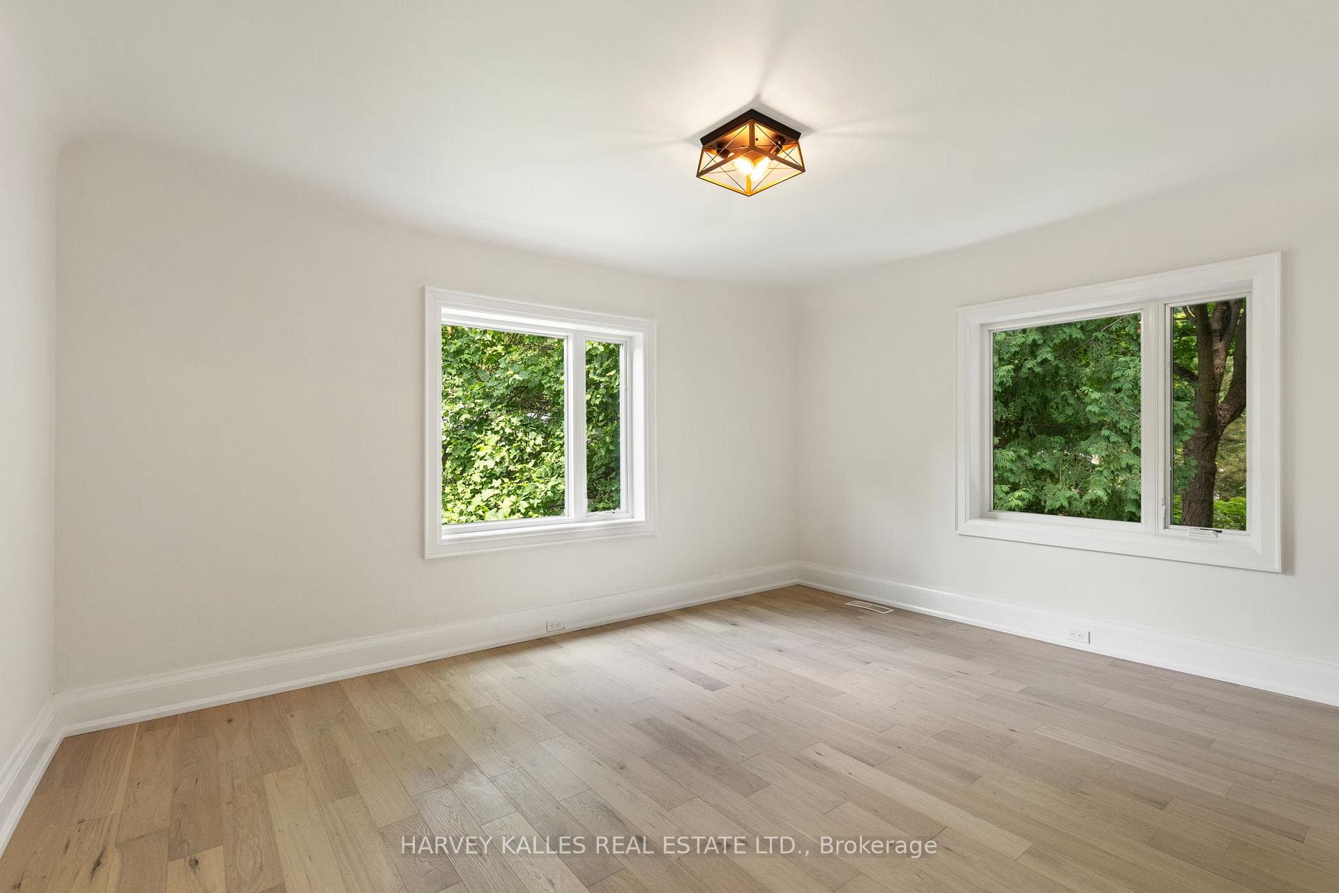 104 Donwoods Drive photo 29