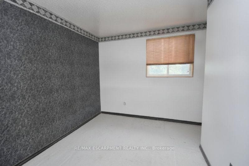 6 Viscount Road photo 7