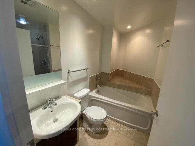 218 Queens Quay N/A Unit 1906 photo 11