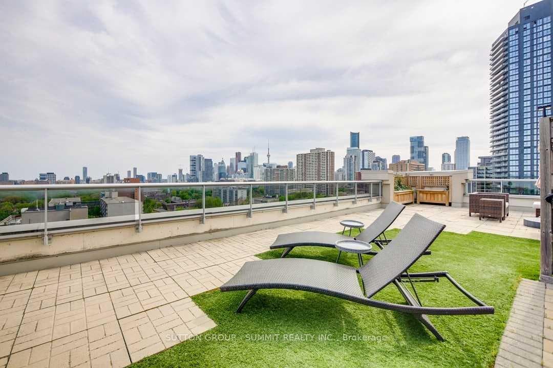 225 Wellesley Street Unit 805 photo 22