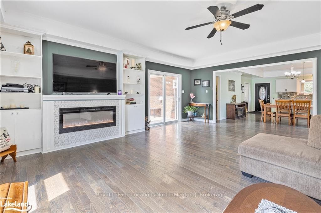 225 CHRISTOPHER Street photo 16