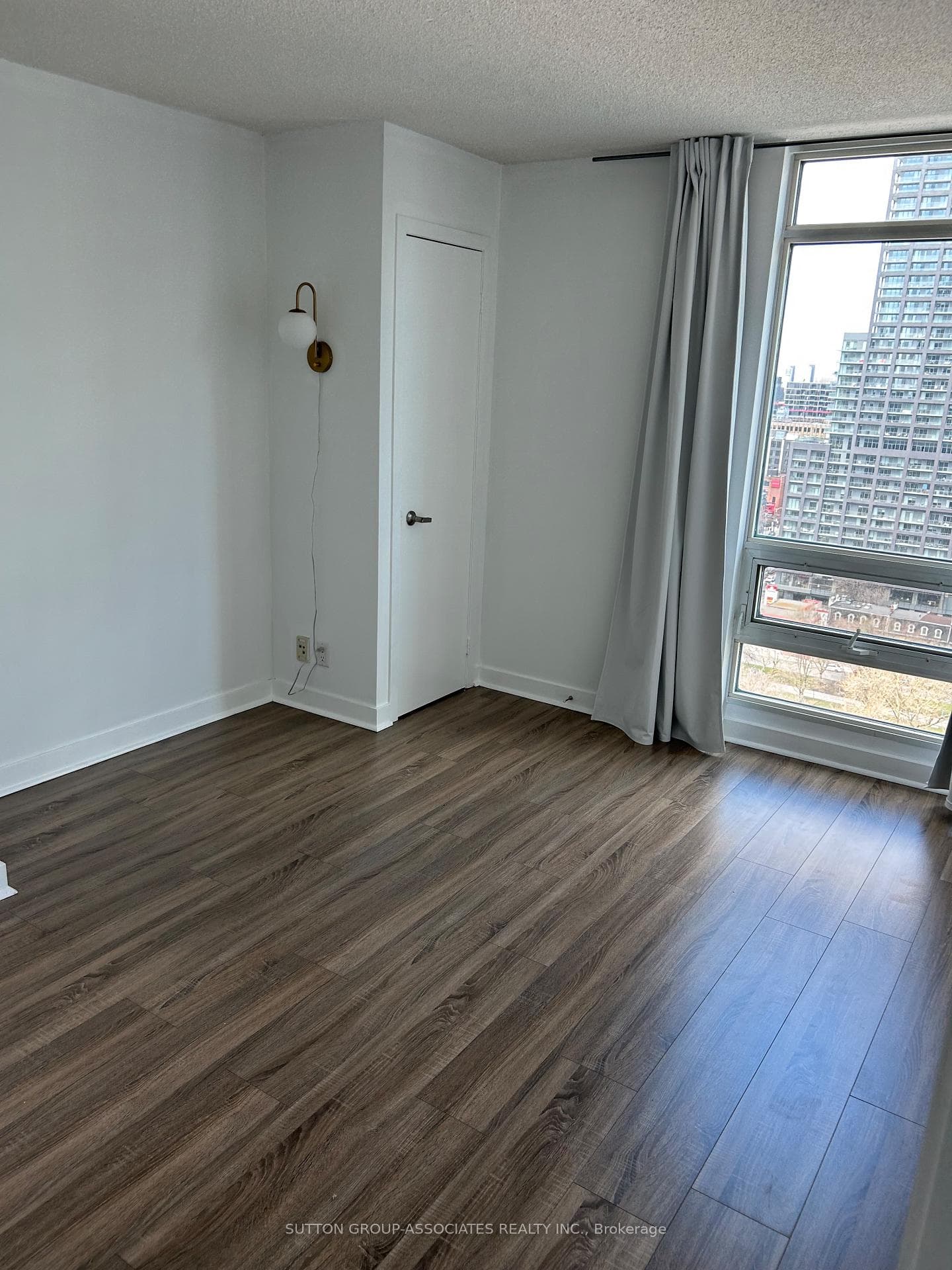 381 Front Street Unit 2703 photo 30