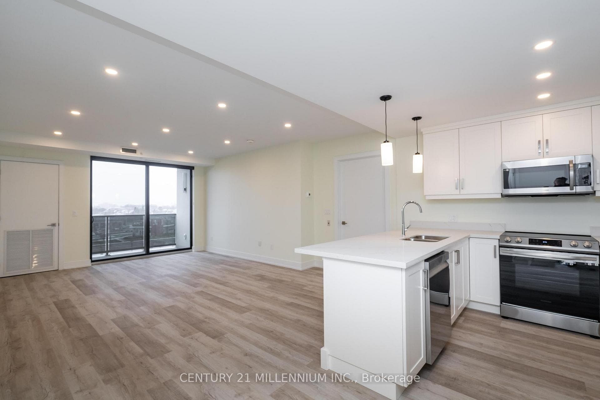 300B Fourth Avenue Unit 403 photo 3