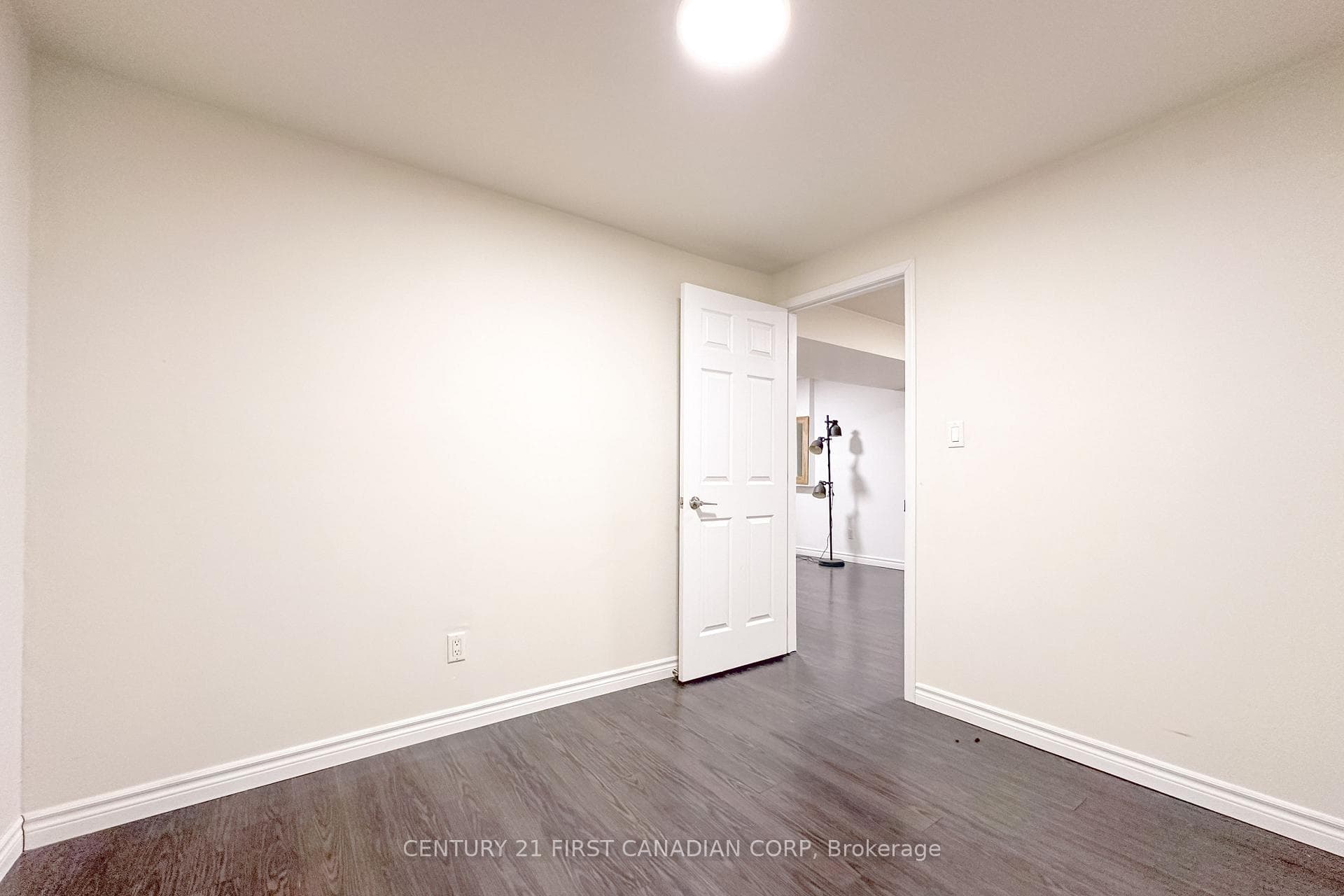 673 Silversmith Street photo 20