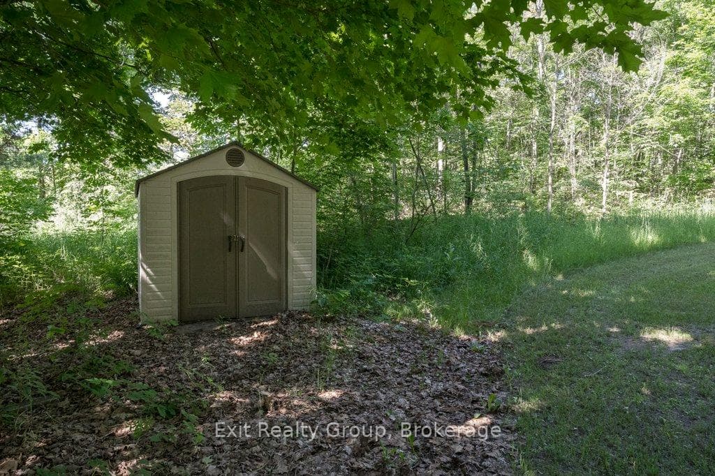 951 Hunt Club Road photo 29