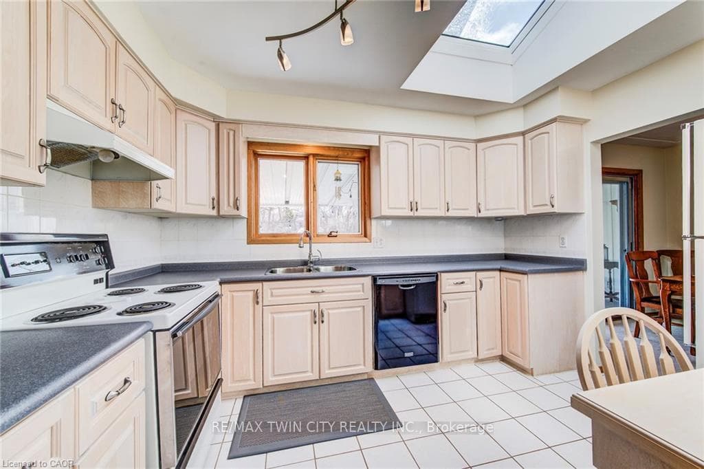 85 BURLINGTON Drive photo 11