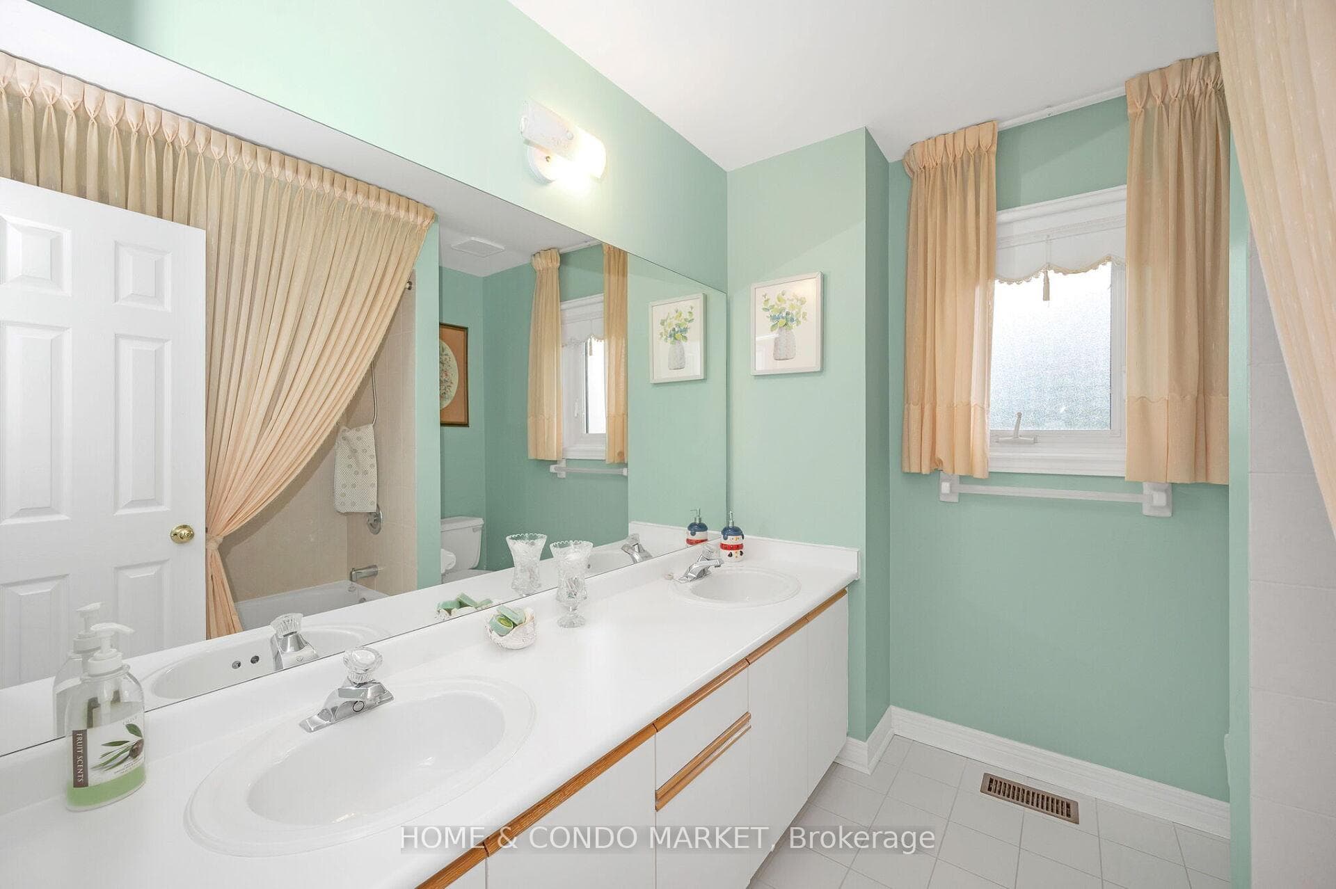 15 Samuel Crescent photo 26