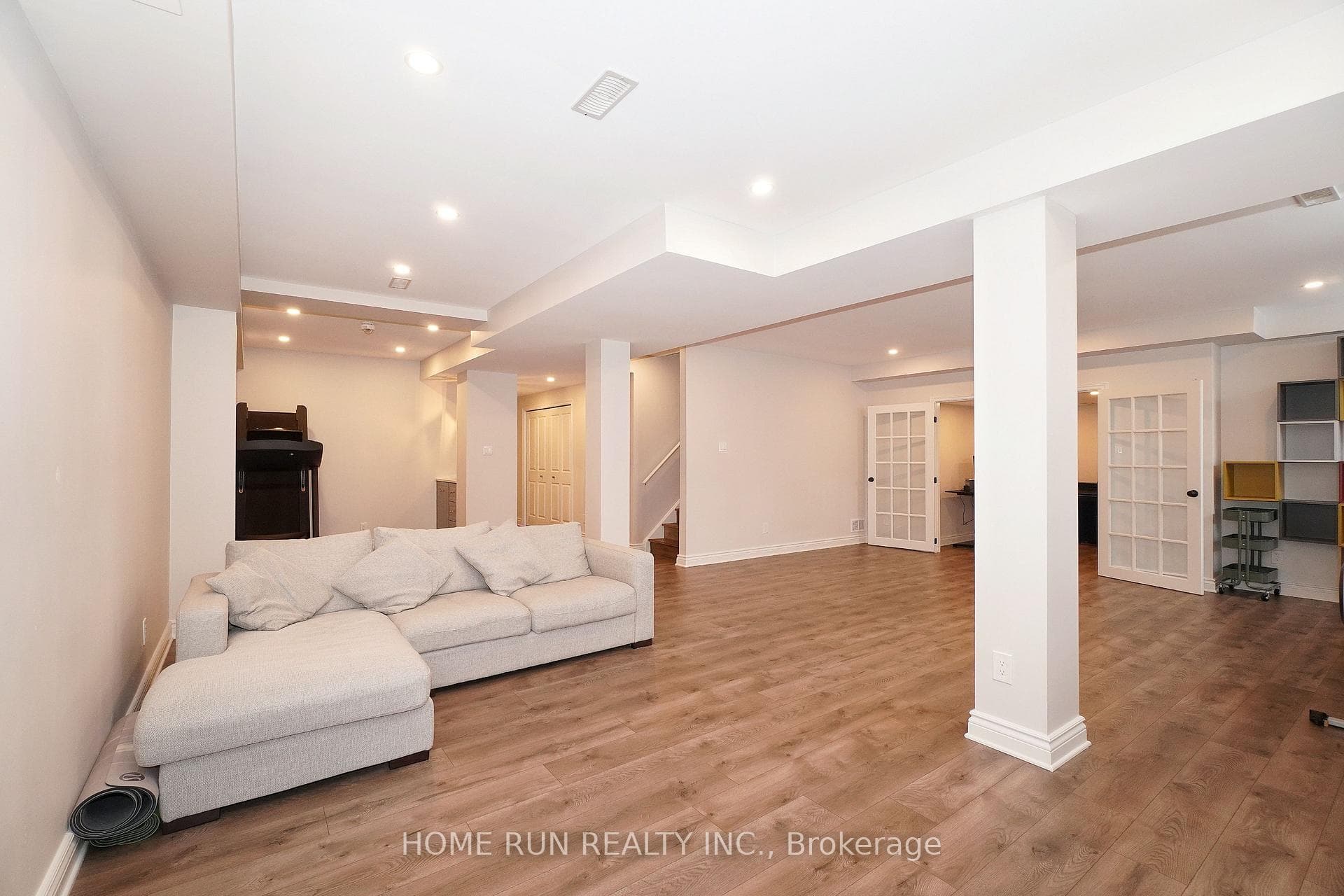 751 BUNCHBERRY Way photo 35