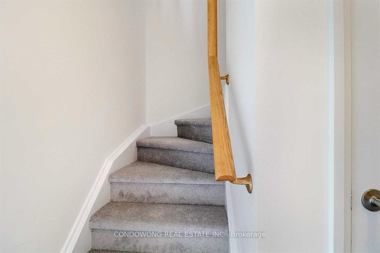 1238 Cawthra Road Unit 3 photo 8