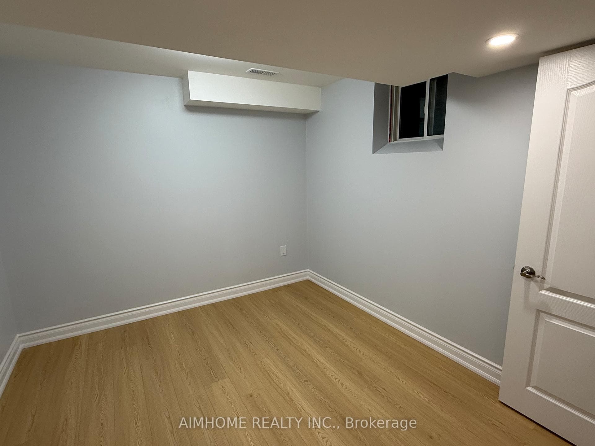 28 Desjardin Drive photo 8