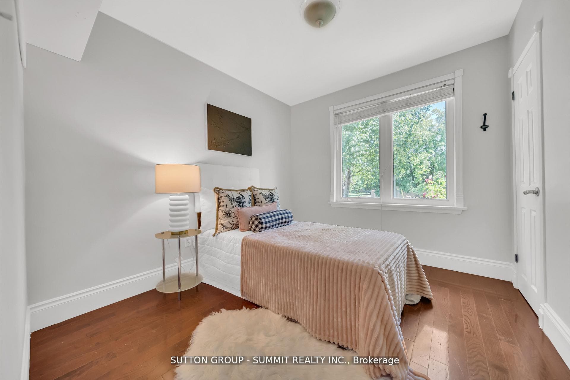 465 Seaton Drive photo 20