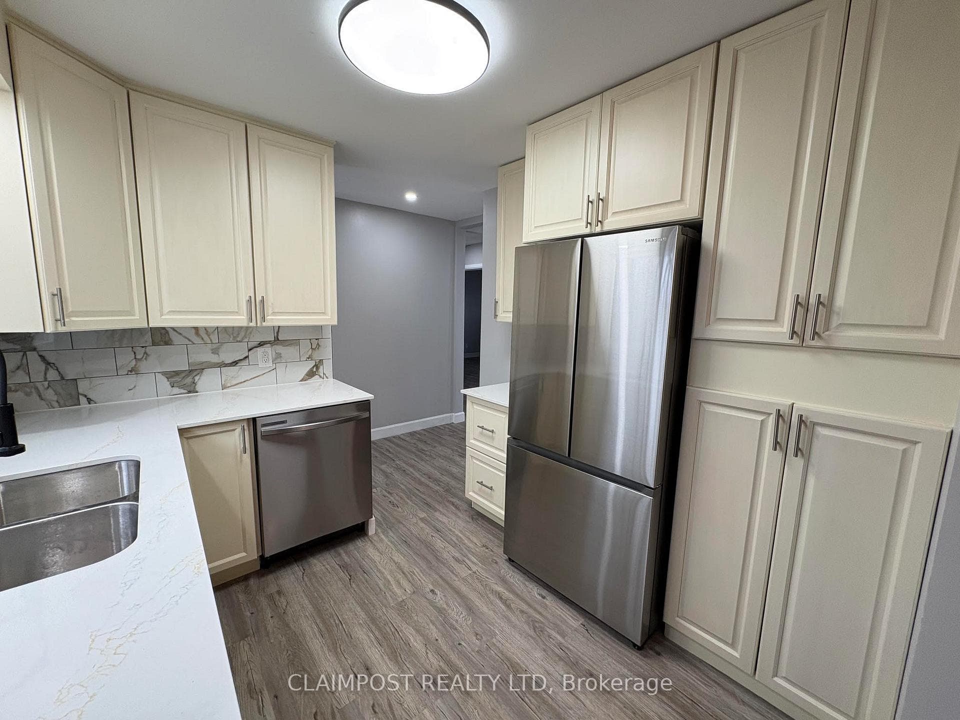 455 Patricia Boulevard photo 9