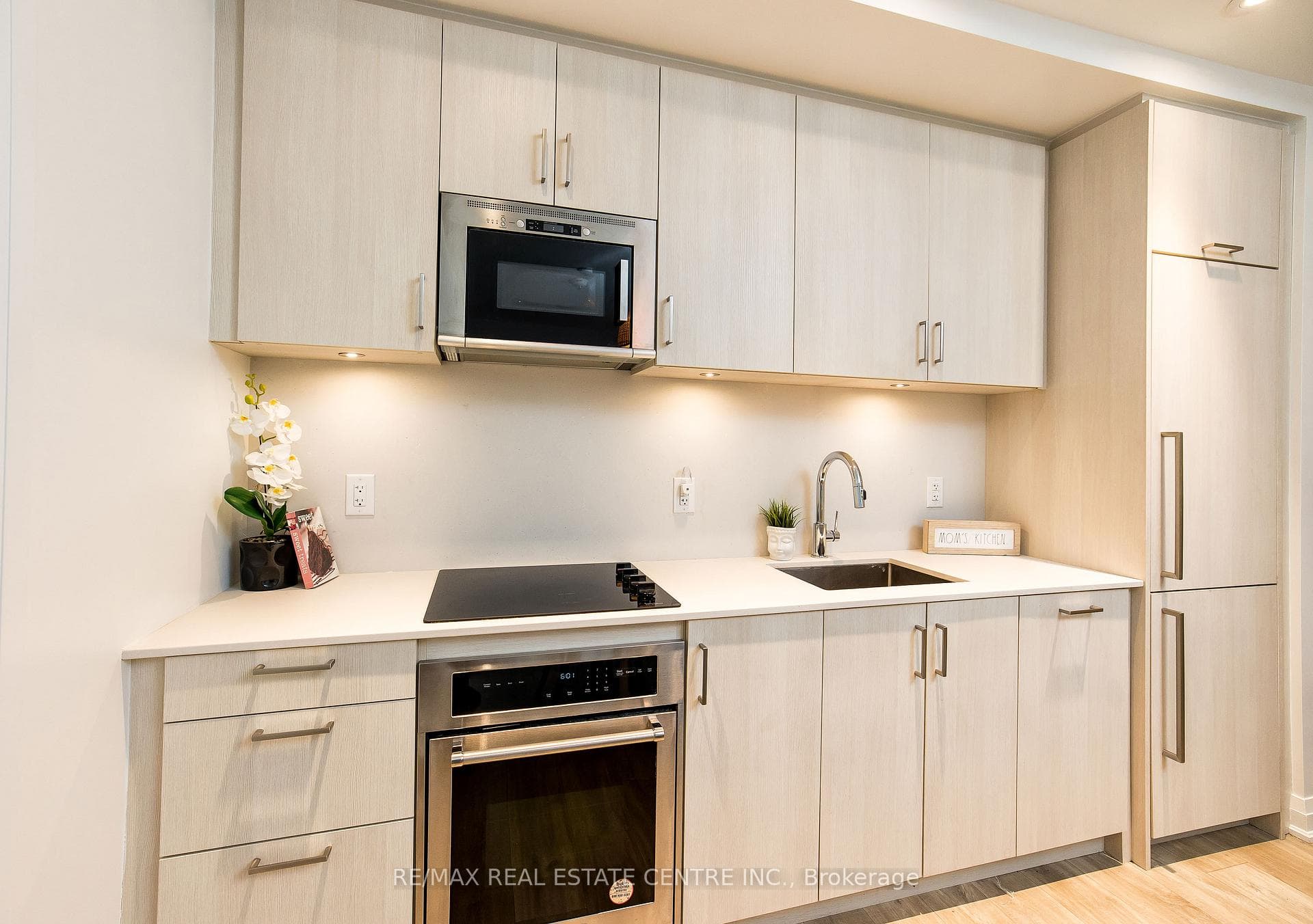 280 Howland Avenue Unit 424 photo 15