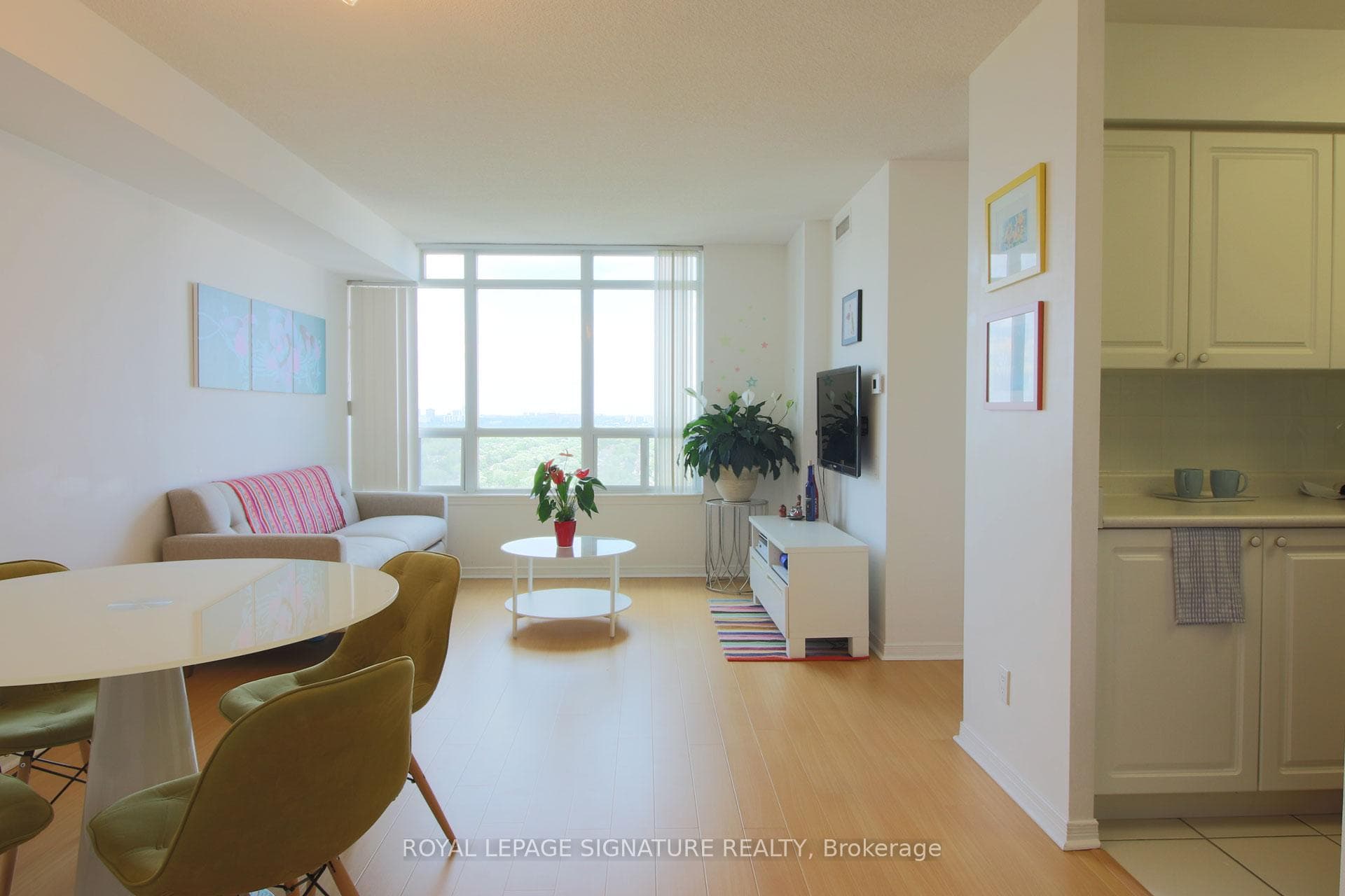 8 Hillcrest Avenue Unit 2210 photo 2