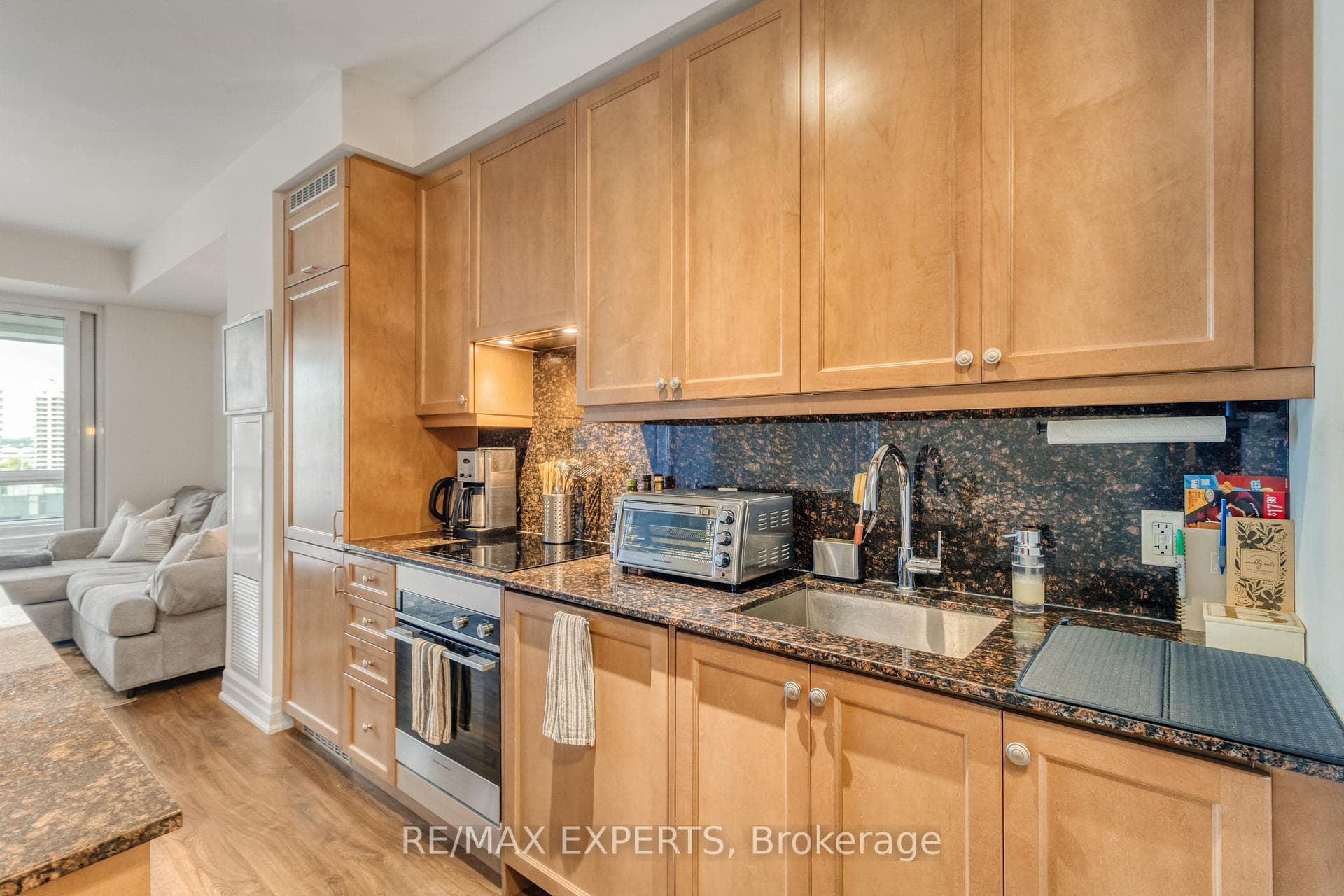 9085 Jane Street Unit 702 photo 7