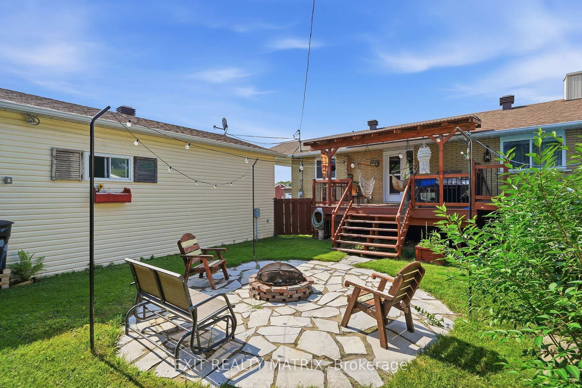 509 Ghislain Street photo 34