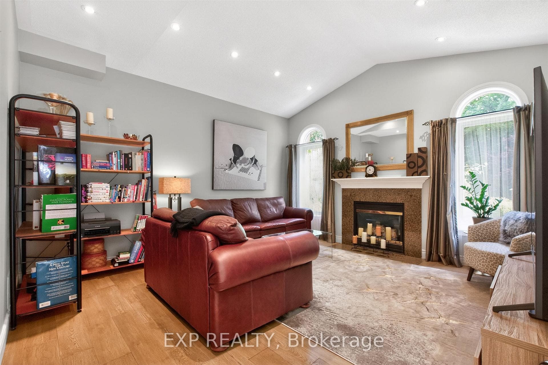 82 Castelli Court photo 15