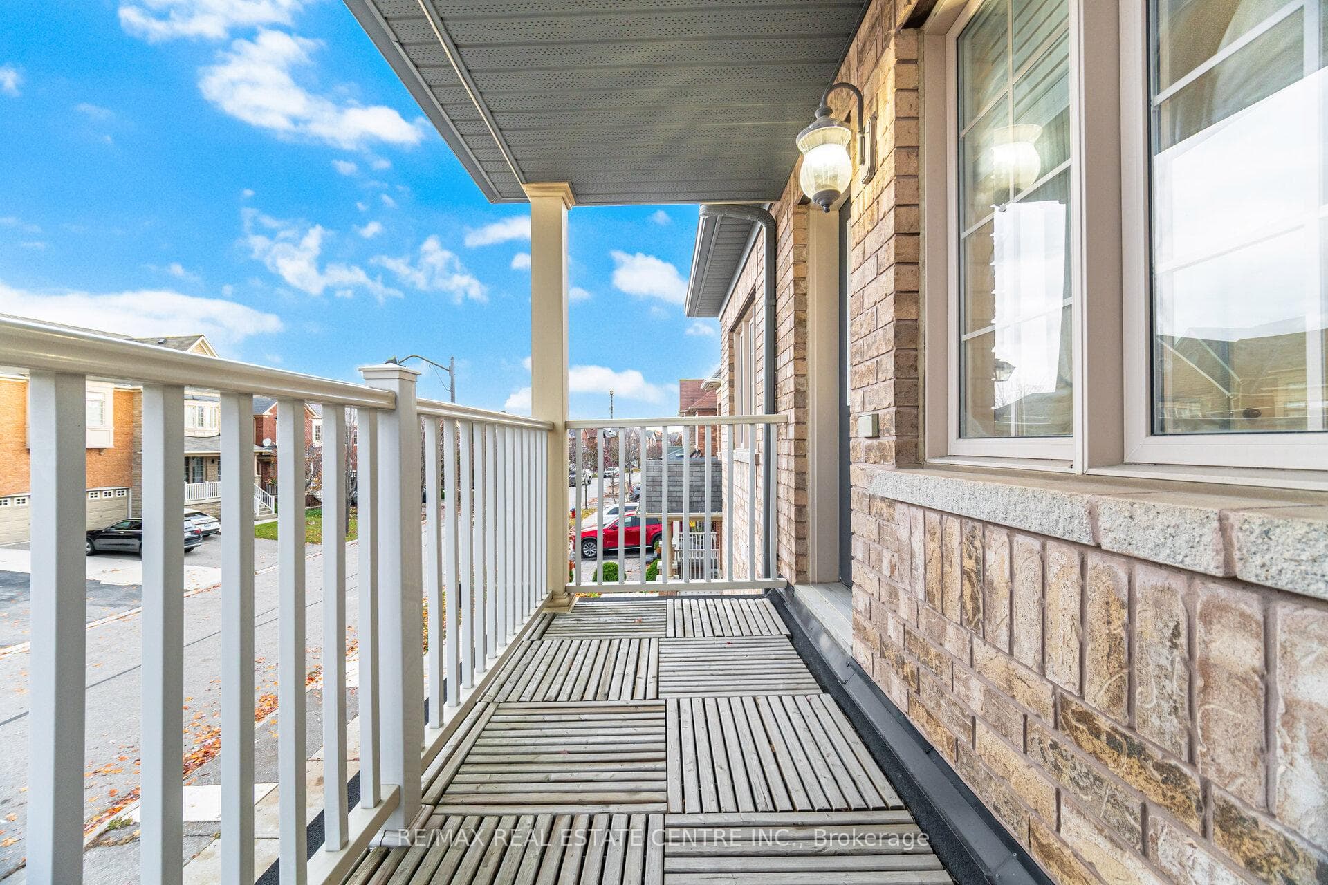 236 giddings Crescent Unit Upper photo 35