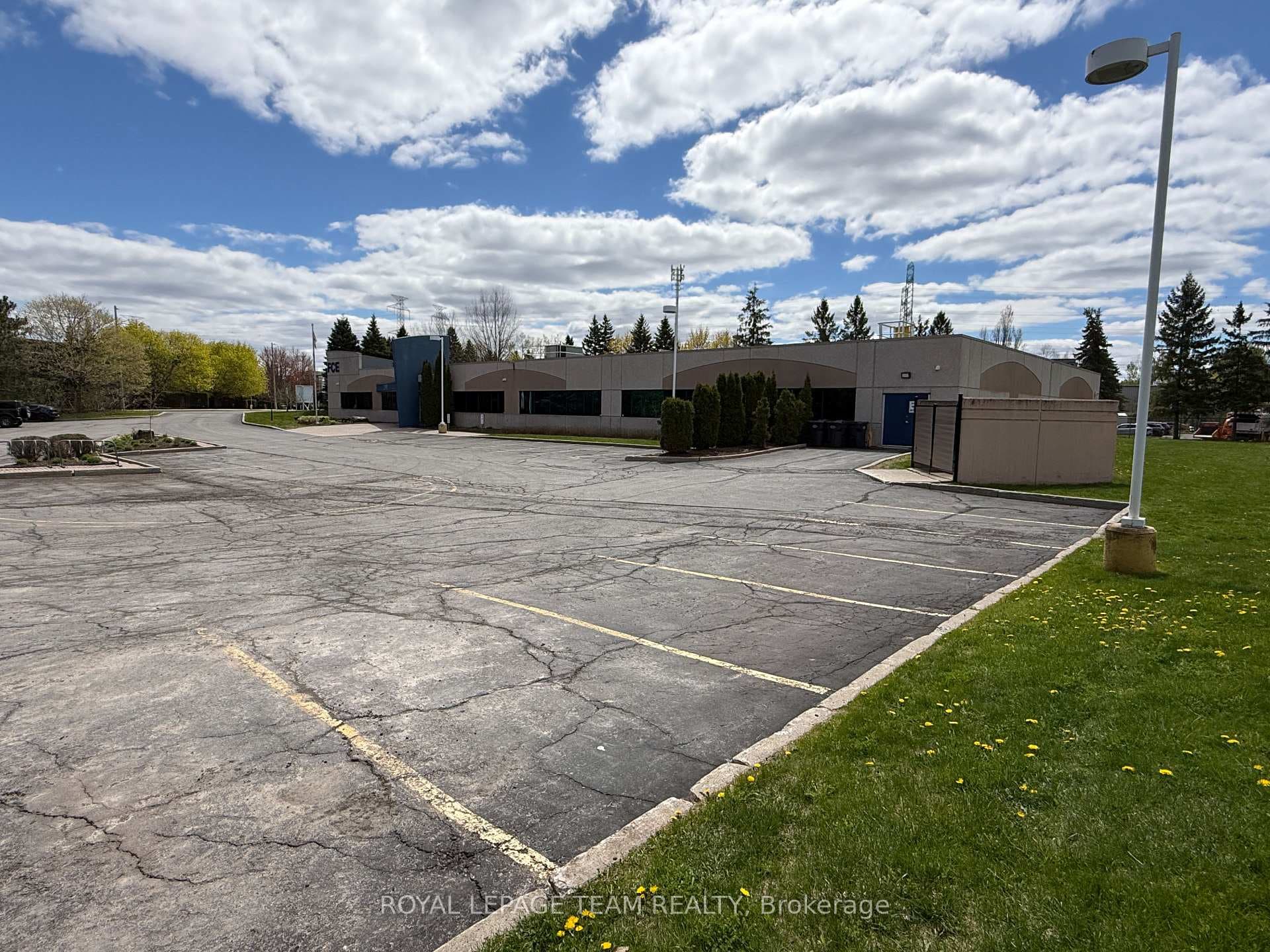 2490 Don Reid Drive photo 4