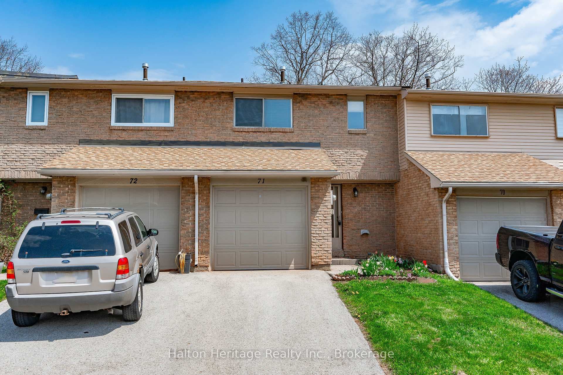 1556 Lancaster Drive Unit 71 photo 4