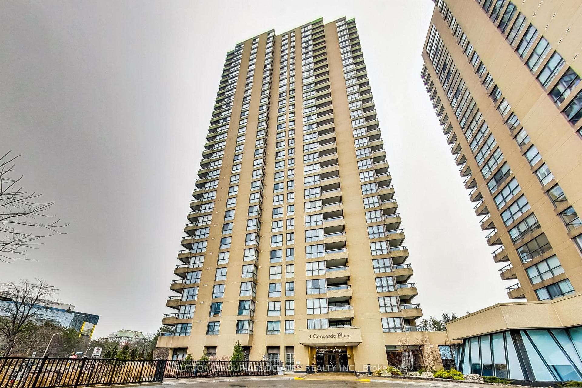 3 Concorde Place Unit 1501 photo 1