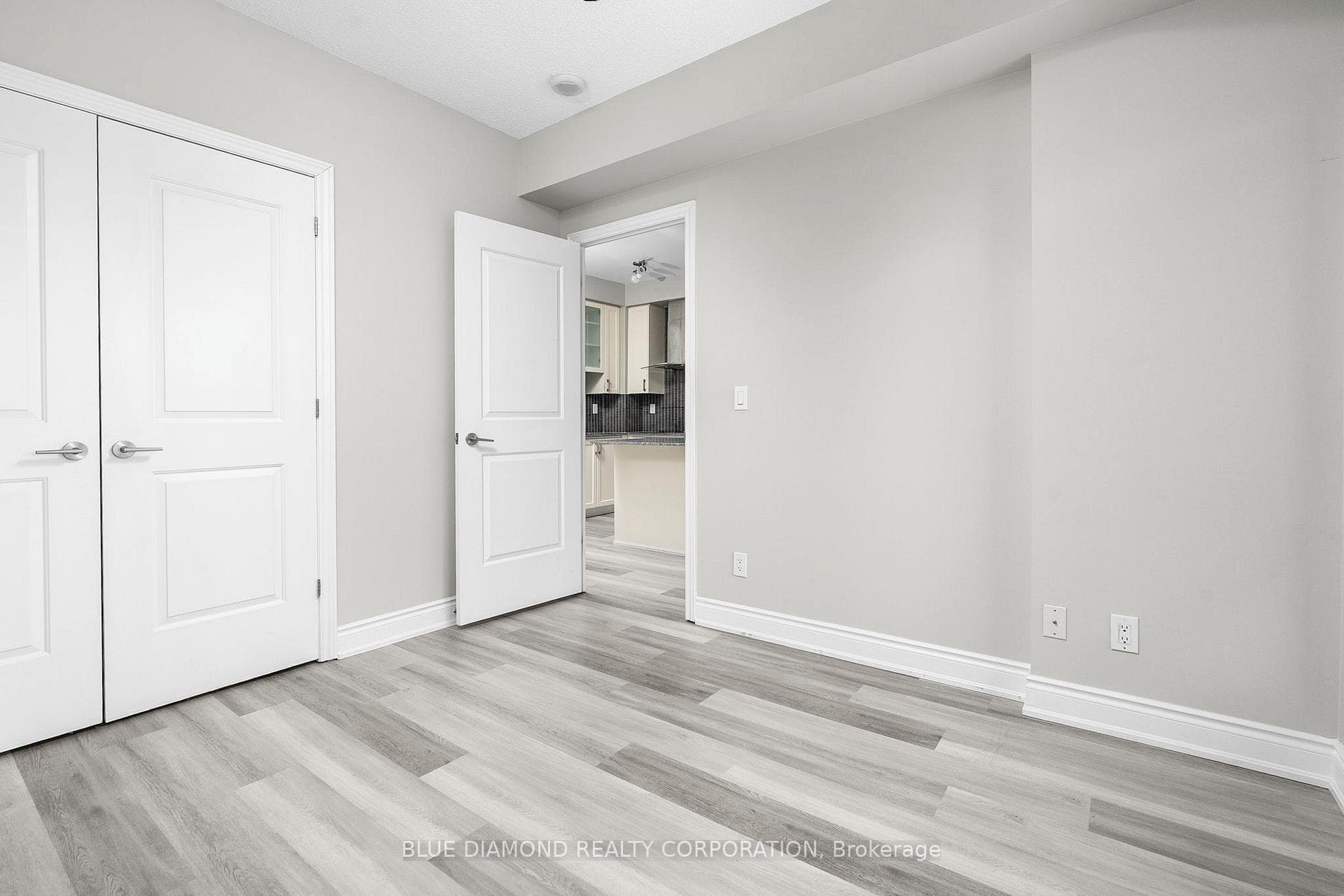 9090 Yonge Street Unit 1503 photo 11