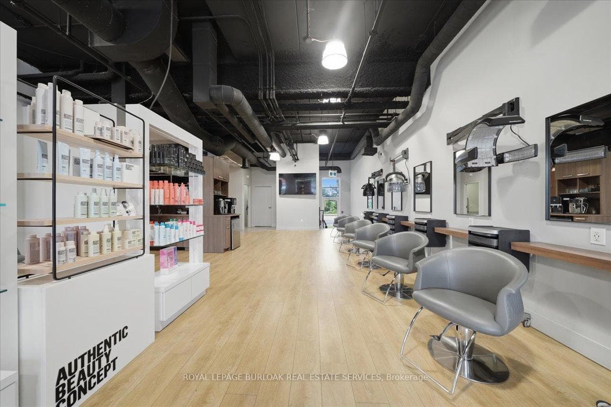 515 Dundas Street Unit 9 photo 12