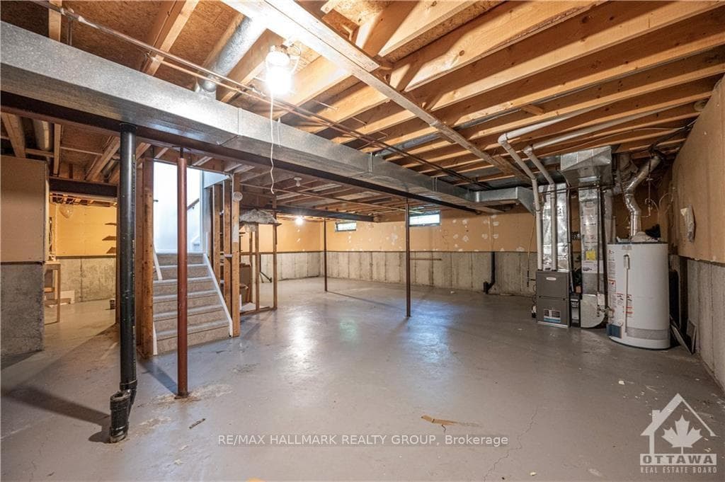 1843 THISTLELEAF Crescent photo 26