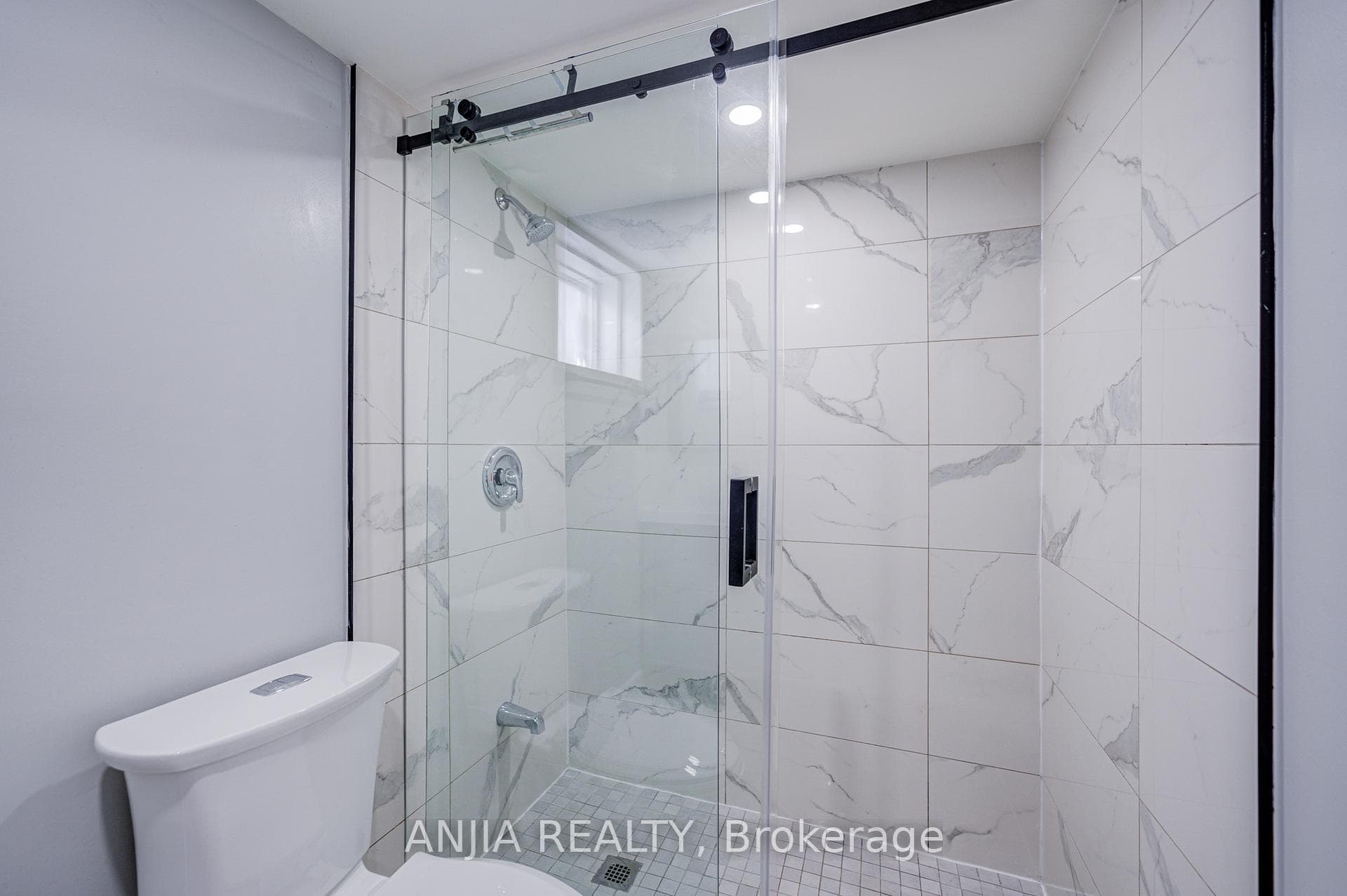 203 Van Dusen Boulevard photo 23