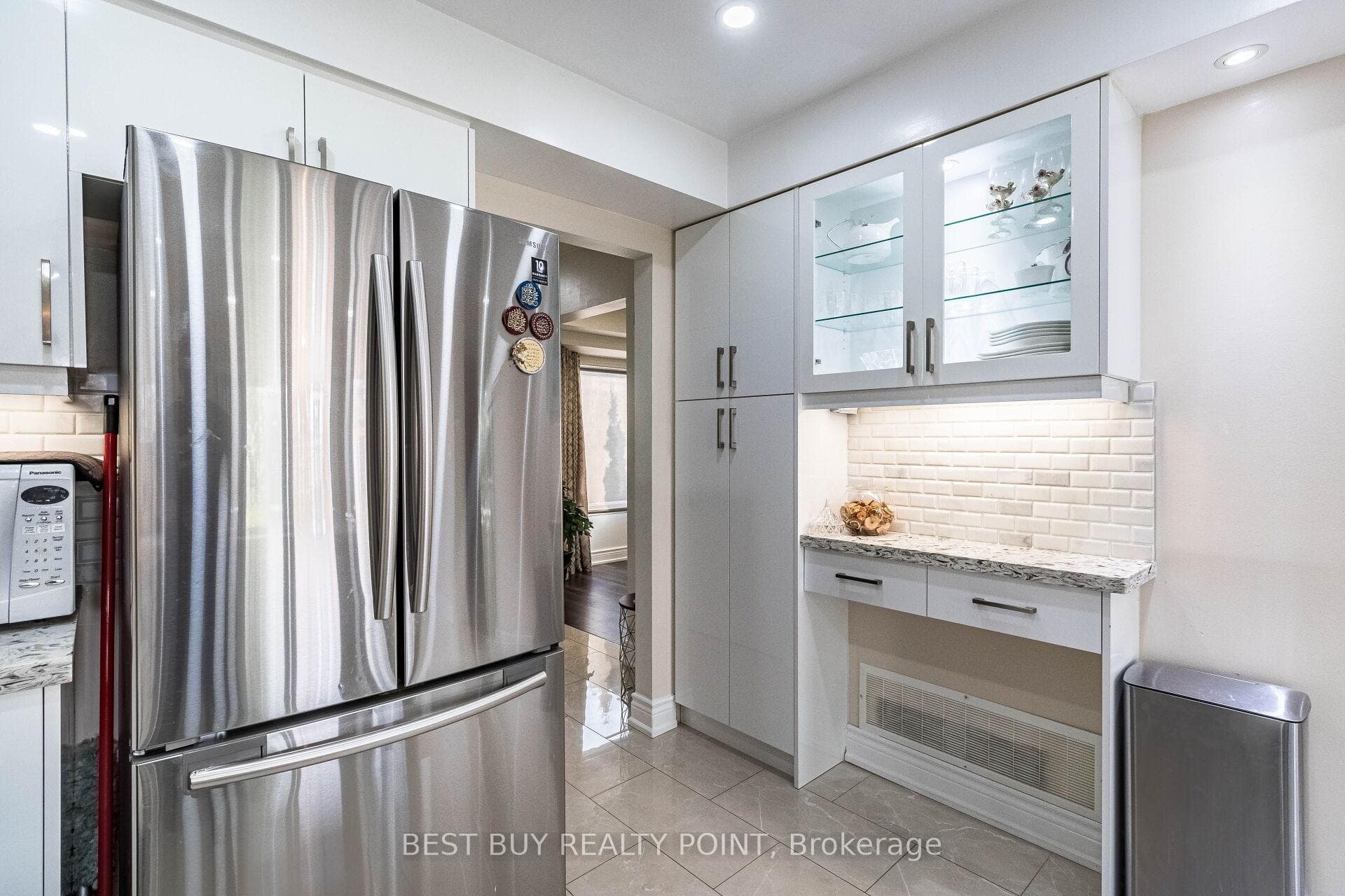865 Attersley Drive photo 28