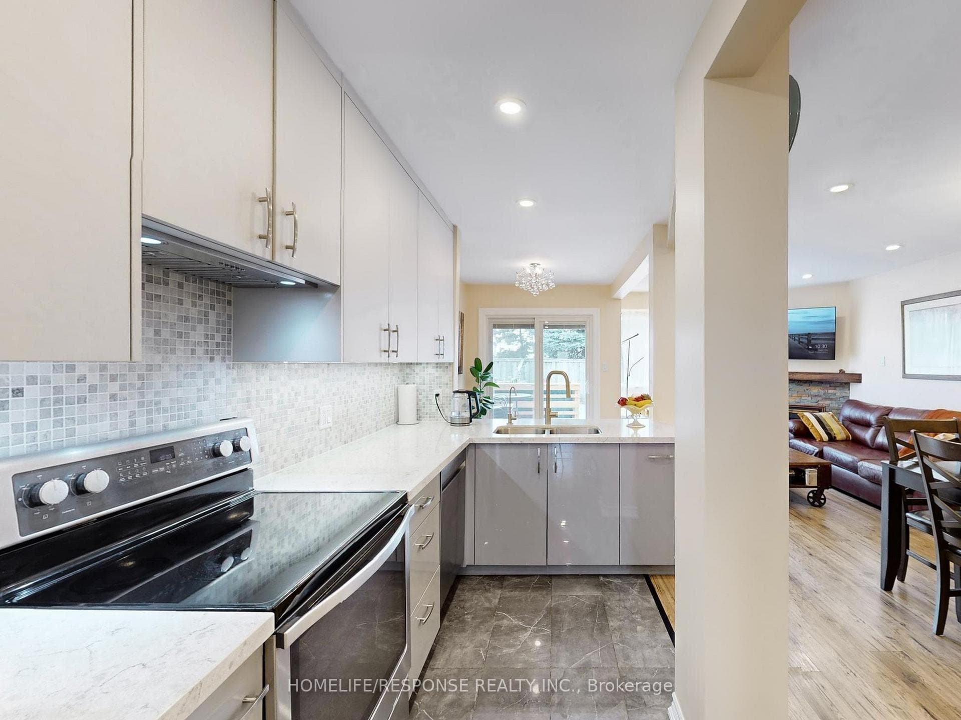 5134 Lampman Avenue photo 10