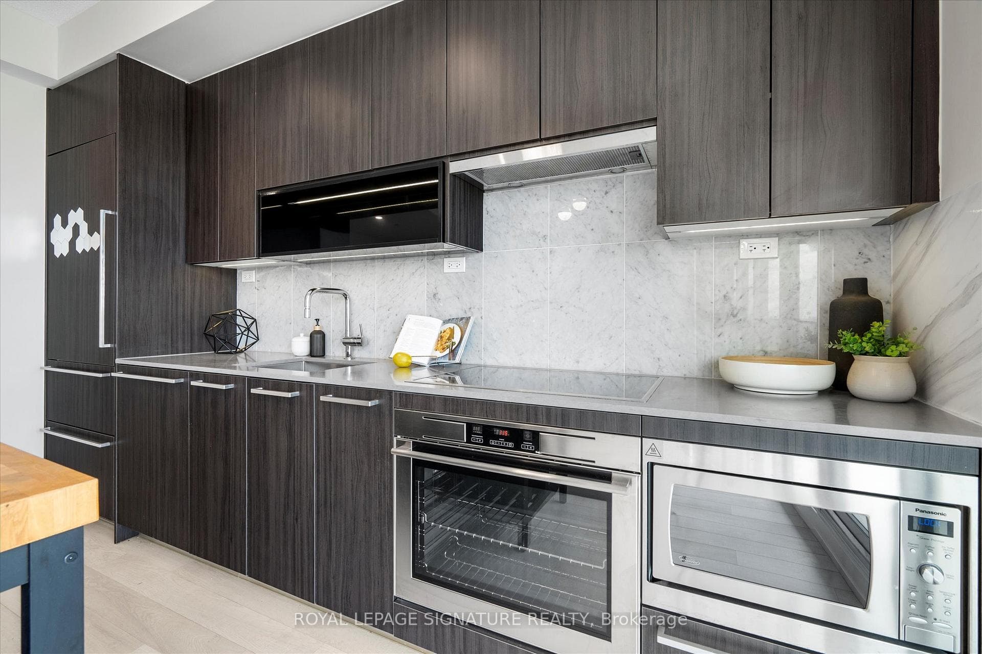 117 McMahon Drive Unit 2511 photo 18