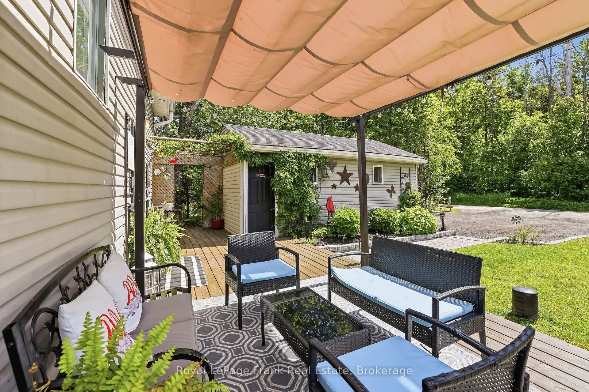 18 Armstrong Avenue photo 9