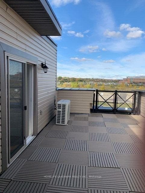 30 Dunsheath Way Unit 503 photo 6