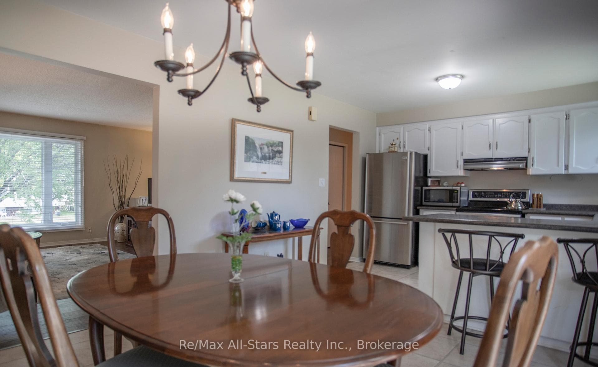 39 Applewood Crescent photo 10