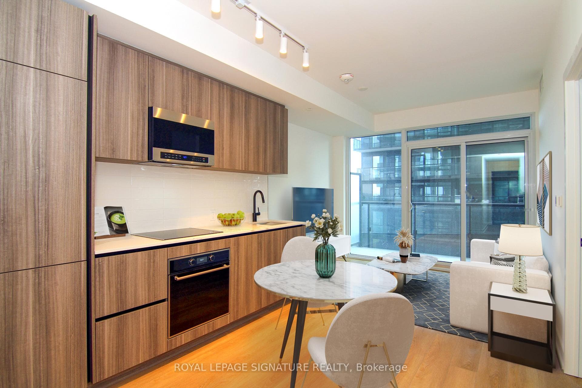 117 Broadway Avenue Unit 2813 photo 3