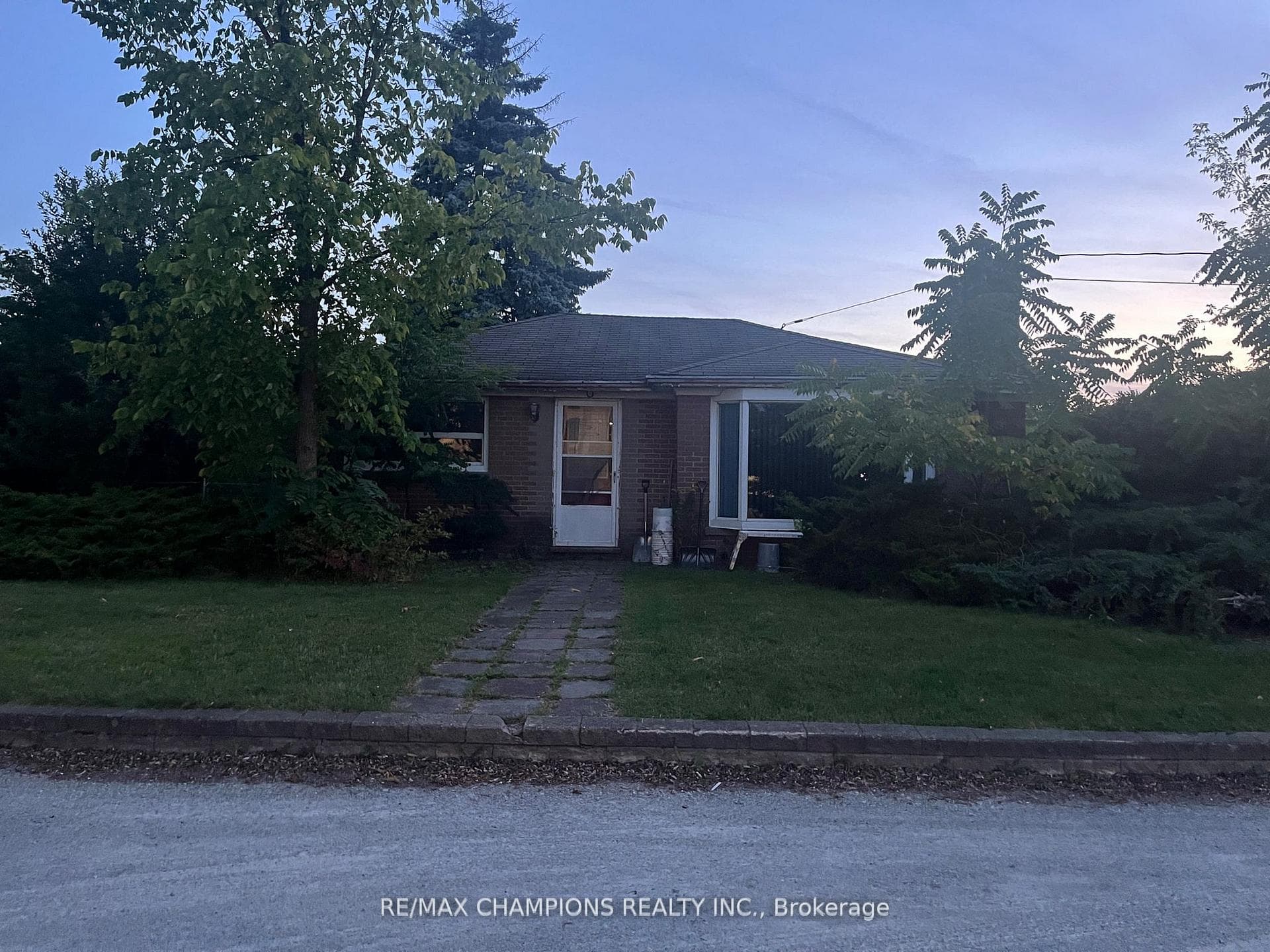 12104 Hurontario Street photo 1