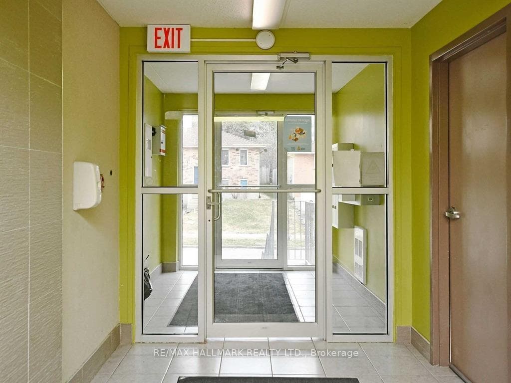 261 Lester Street Unit 501 photo 6